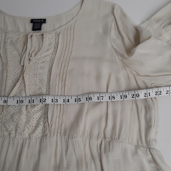 TORRID Ivory Flare Bell Sleeve Pleated Embroidered Top 1 (1X) - Picture 7 of 8